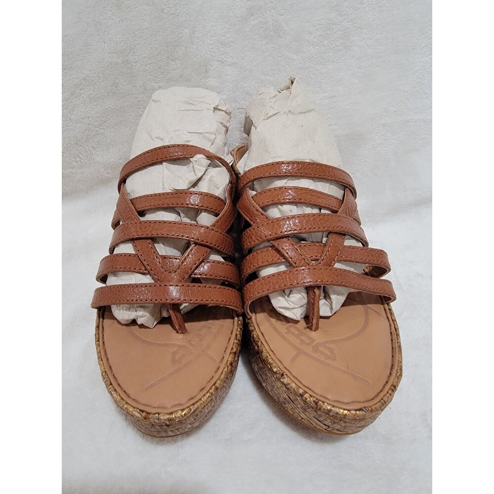 Born Thong Strappy Wedge Heel Sandals Tan Sz 7 MINT CONDITION! - Picture 2 of 9